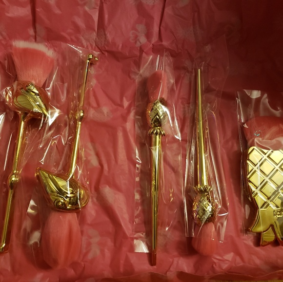 Tarte Let's Flamingle Makeup Brushes - Picture 3 of 4